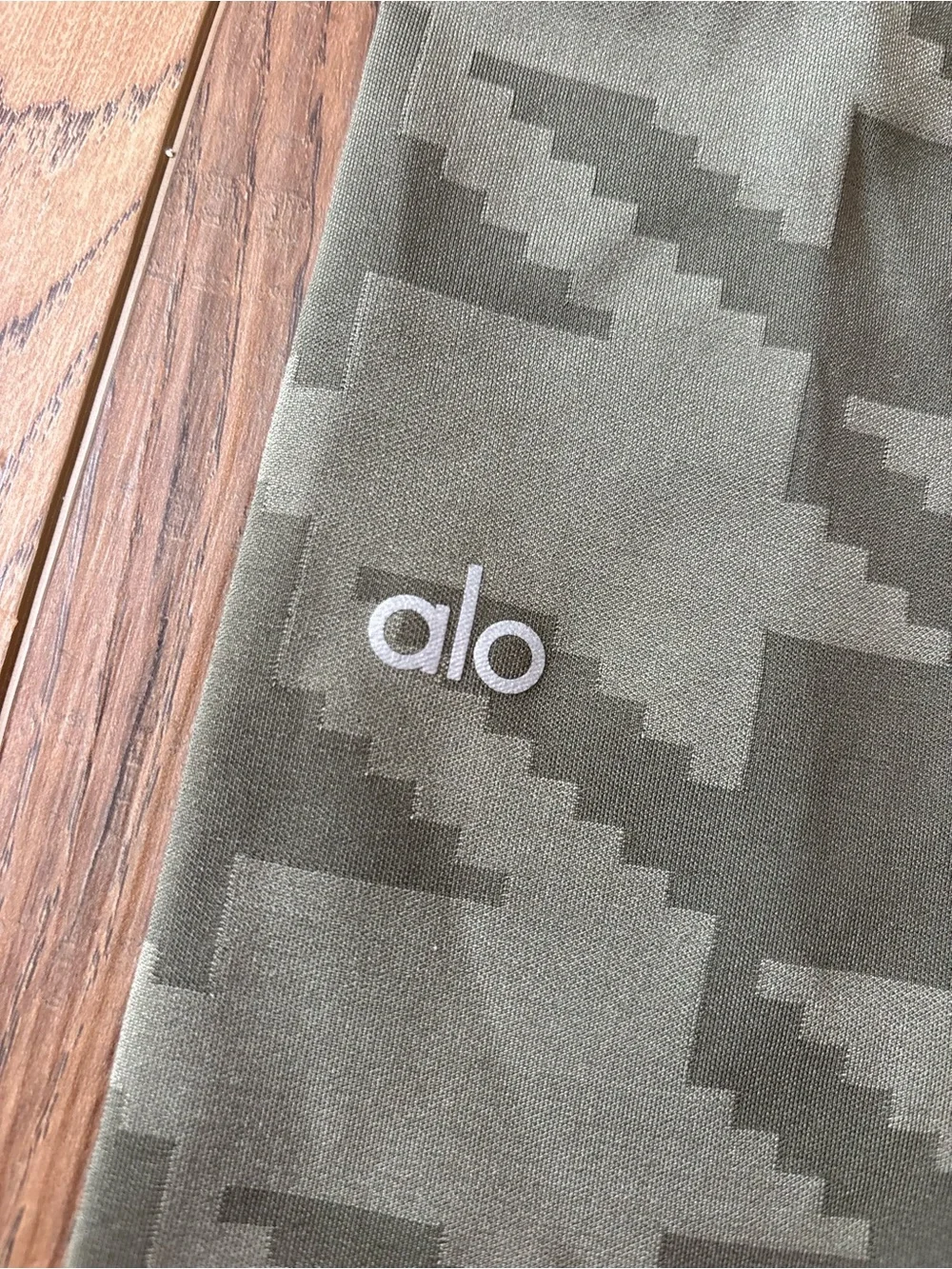 ALO Yoga Olive Green Jacquard Leggings